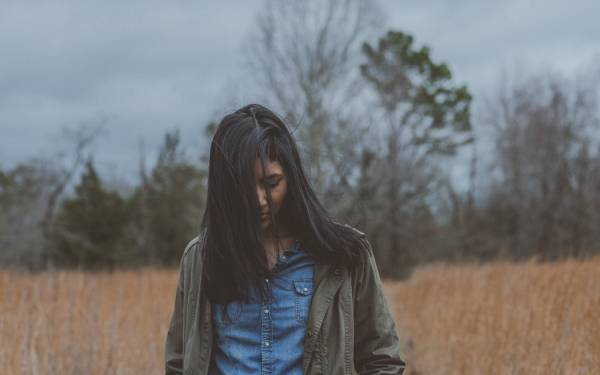 افسردگی در دوران قاعدگی، زن افسرده، افسردگی زن